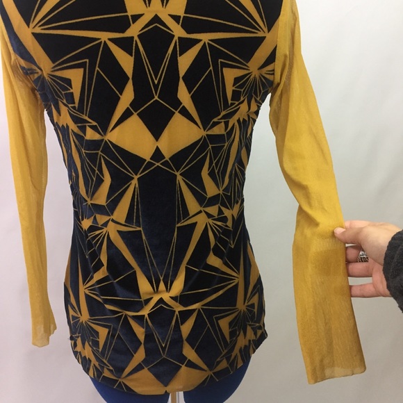 Viviana G Velvet mesh geometric long sleeve tee L - Picture 7 of 8